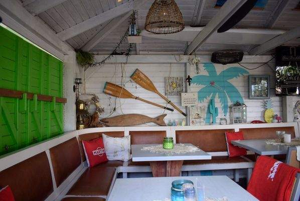 Überdachte Sitzplätze außen