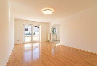 Wohnzimmer (Lampe mit KI montiert))