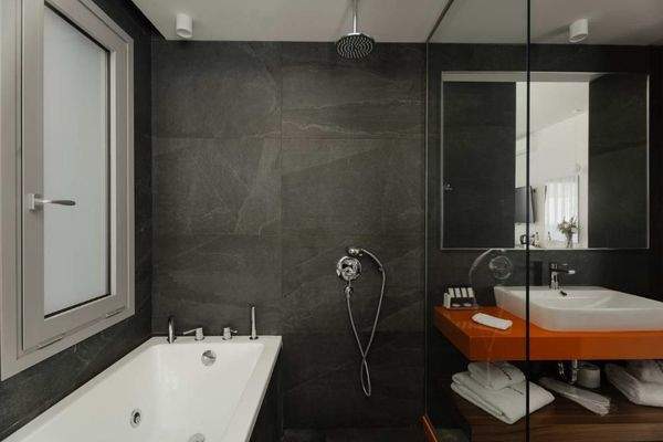 Kreta, Agia Galini: Hotel mit 29 Zimmern zu verkaufen