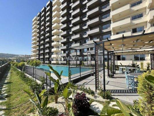 Affordable Flats in a Beachside Complex in Mersin Erdemli