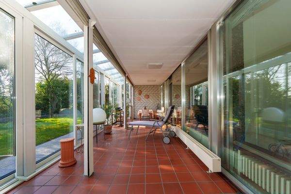 Terrassenbereich mit Gartenzugang