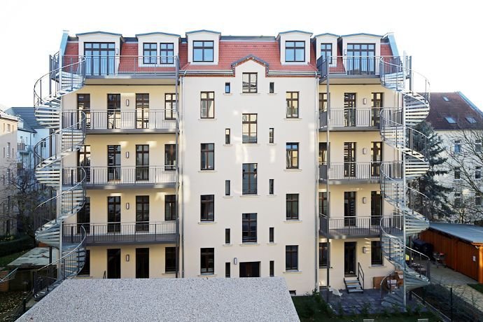 Top-Schickes 1-Raum-DG-Apartment mit EBK, Balkon, Fußbodenheizung im Hinterhaus
