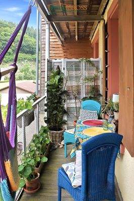 Gemütlicher und privater Balkon