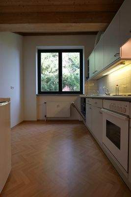 Küche mit Blick ins Grün.JPG