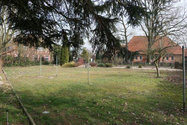 angrenzender Bauplatz Bild 1