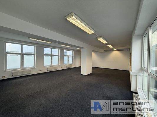 Großraumbüro / Schulungsraum