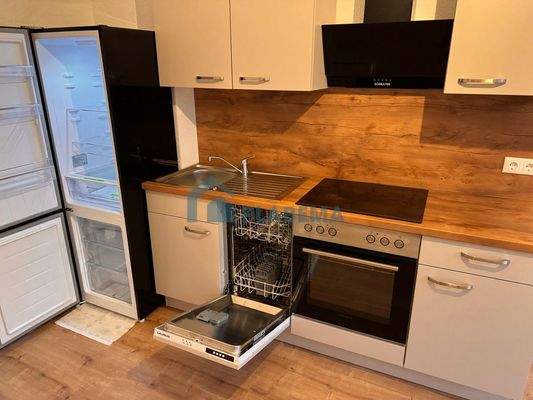 Küche mit Einbauküche