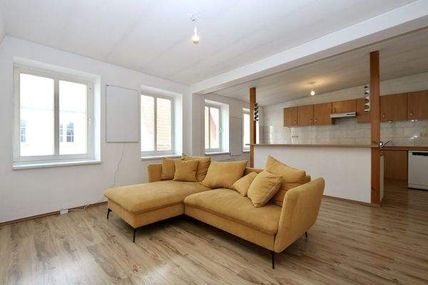 Wohnzimmer mit Wohnküche