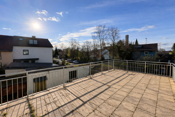 sonnige Dachterrasse