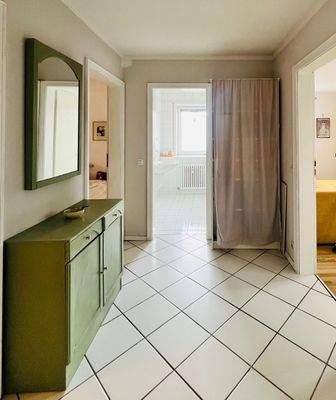 Eingangsbereich / Flur (zugehörig zur 2-Zi-Whg)