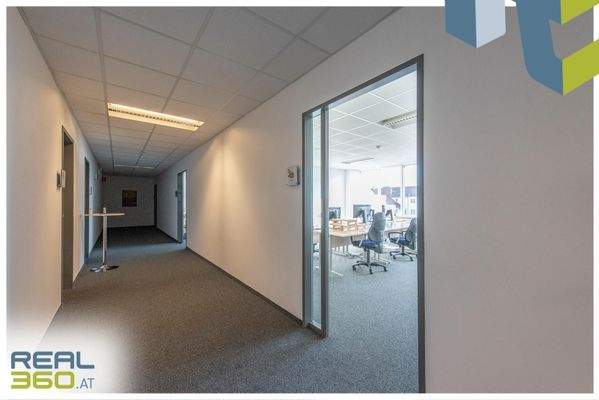 Gang mit Zugang zu den Büros