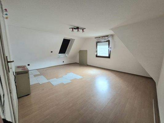 Kinderzimmer 1 Wohnung 2.jpeg