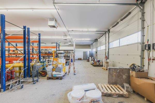 Blick auf die Hallentore 