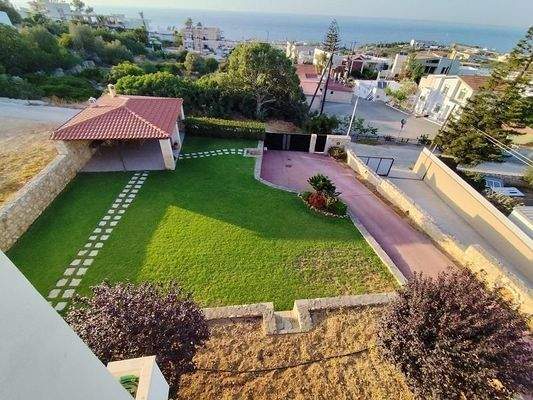 Kreta, Violi Charaki: Exquisites Haus mit Panoramablick auf das Meer und die Stadt Rethymno zu verkaufen