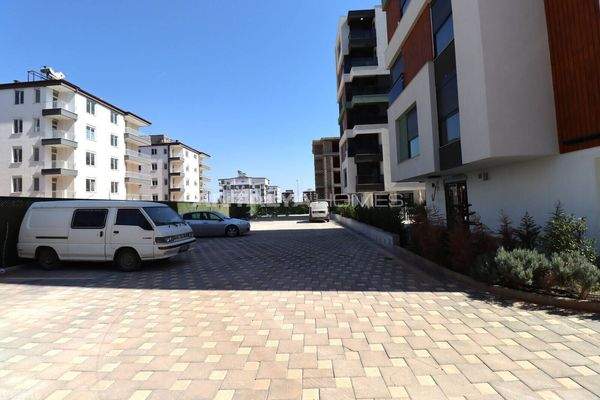 Apartments in a Complex with a Pool Near Hospital in Antalya