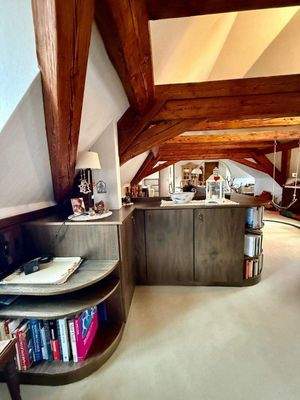 DG mit einigen Einbaumöbeln