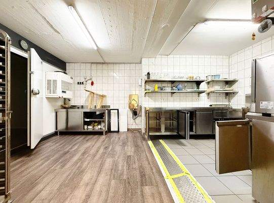 Küche &amp; Kühlraum