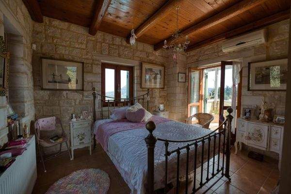 Kreta, Vamos: Möblierte Steinvilla mit Panoramablick auf Meer und Berge zu verkaufen