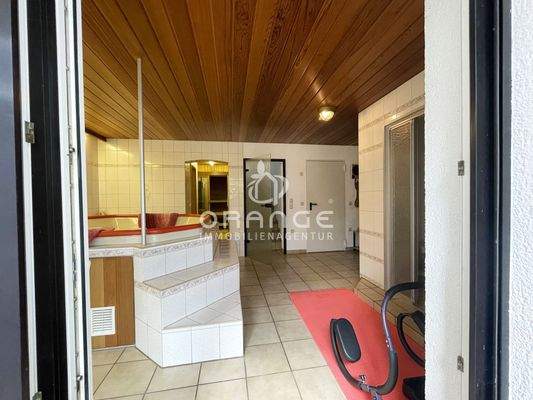 Rechts gehts in die Dampfsaune, dahinter rechts in den Ruhebereich