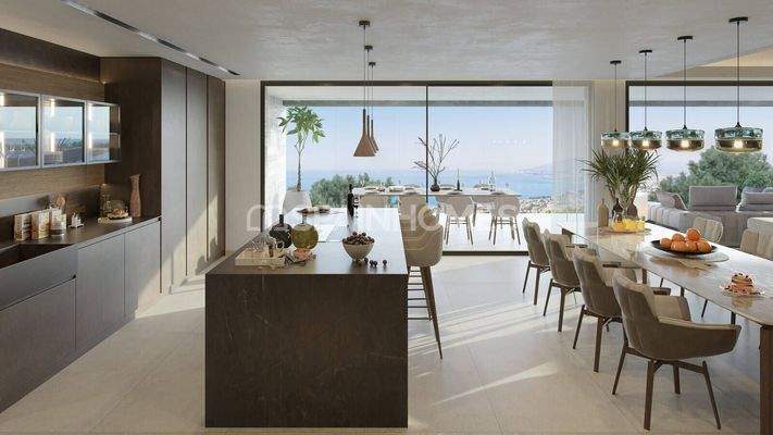 Detaches Sea-View Houses with Pools and Gardens in Málaga