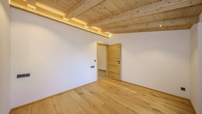 KITZIMMO-Neubau-Penthouse mit Panorama-Ausblick in sonniger Lage - Immobilien Aurach.