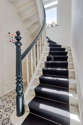 Treppe ins Obergeschoss