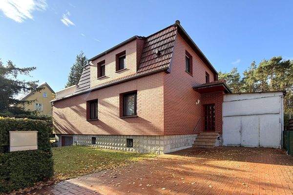 gepflasterte Auffahrt