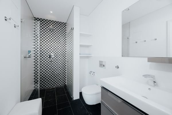 Badezimmer EG.jpg