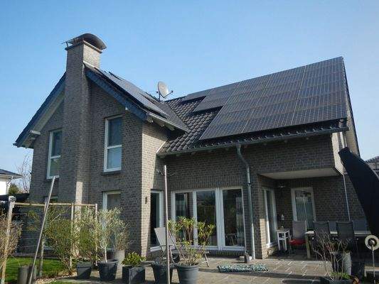 Aussen_Haus_Gartenseite