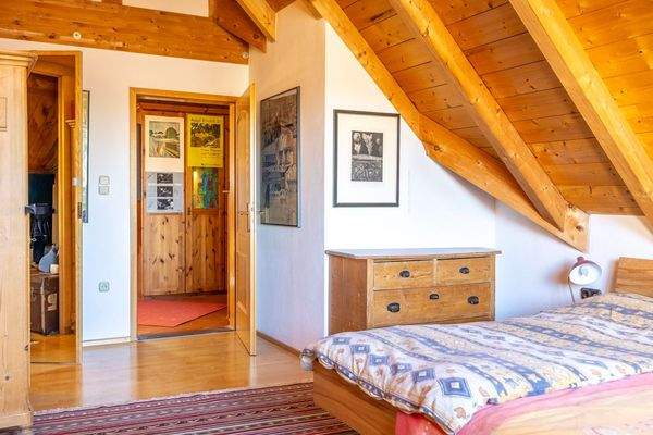 Wohnen über dem See – Charmante Maisonettewohnung mit Alpenpanorama