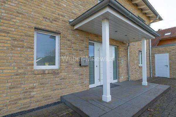 3461 überdachter Eingangsbereich b