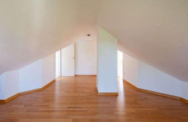 Schlafzimmer im oberen Geschoss