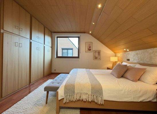 Schlafzimmer 1 - (KI generiert)