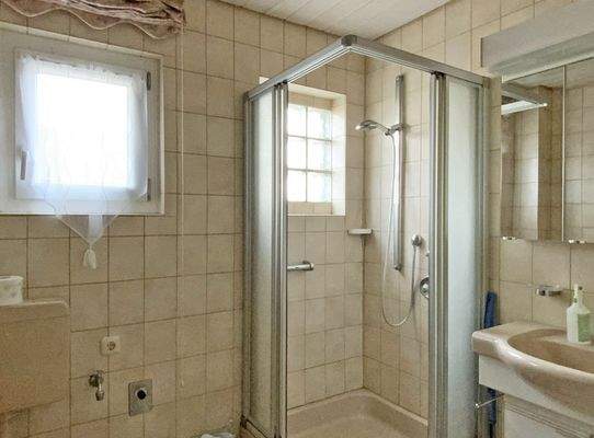 Badezimmer im Erdgeschoss