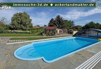 Pool und Garten