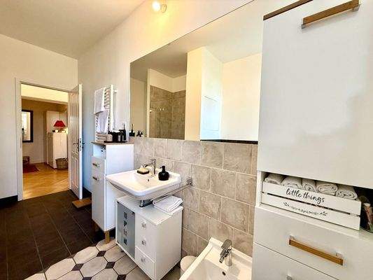 Dusch- und Wannenbad II