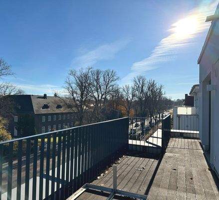 Sonnige Dachterrasse mit beeindruckendem Ausblick