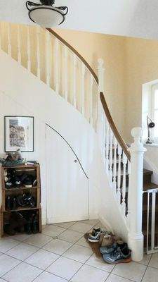 Treppe mit Stauraum darunter