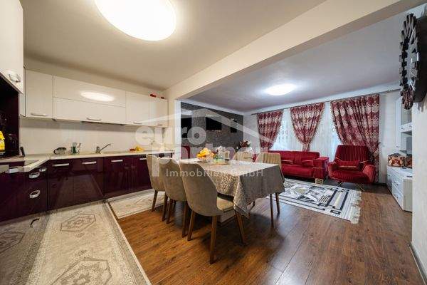 Wohnbereich/ Küche Ansicht II (OG)