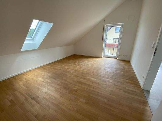 Kinderzimmer mit eigenen Balkonzufang.jpg