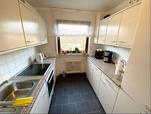 gut ausgenutzte Einbauküche