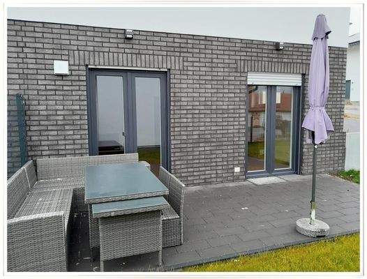 Terrasse mit 2 Türen