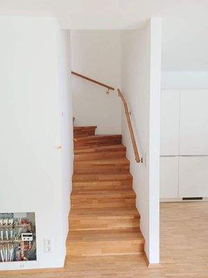 Treppe zum DG 2.jpeg