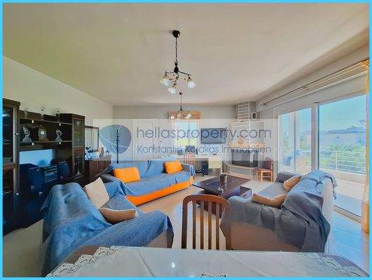 b1c9f80f3e5e4b49ab47870ca25b7baa-original