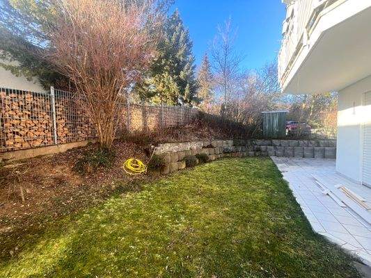 Terrasse mit Grünfläche