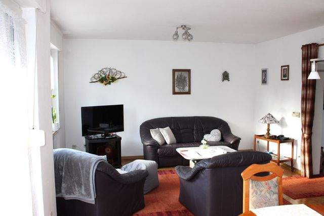Ahlener Innenstadt, eine 2 Zimmerwohnung im 1.OG in der Nähe des Bahnhofs und des Gebrüder-Kerkmann-Platzes. - Photo 1