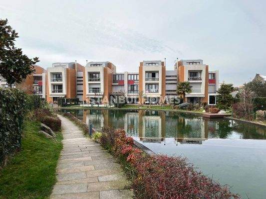 Duplex Apartment in a Complex Close to the Metro in Istanbul