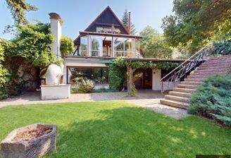 [KI-Bearbeitet] Garten mit Pizzaofen