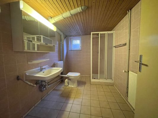 Souterrain-Duschbad