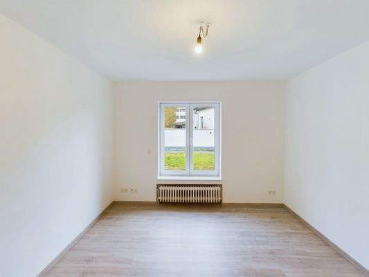 Schlafzimmer (2) EG.